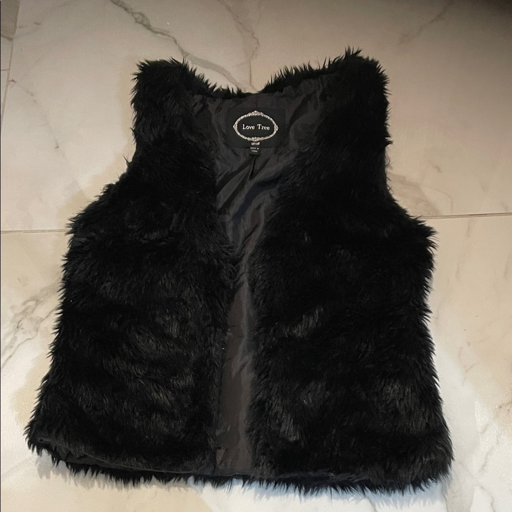 Love Tree Black Faux Fur Vest